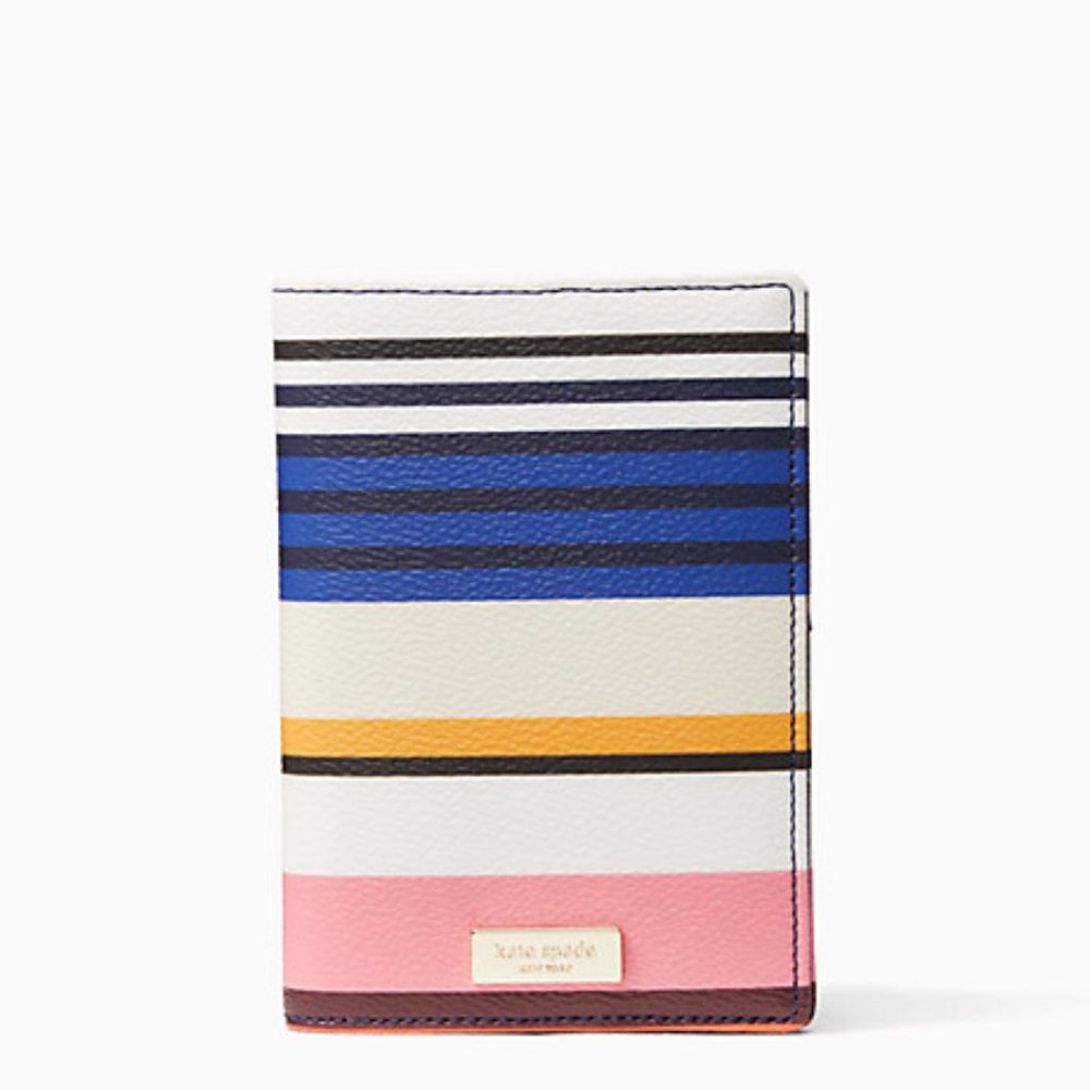 Kate spade WLRU5285 Passport case NWT PRICE FIRM